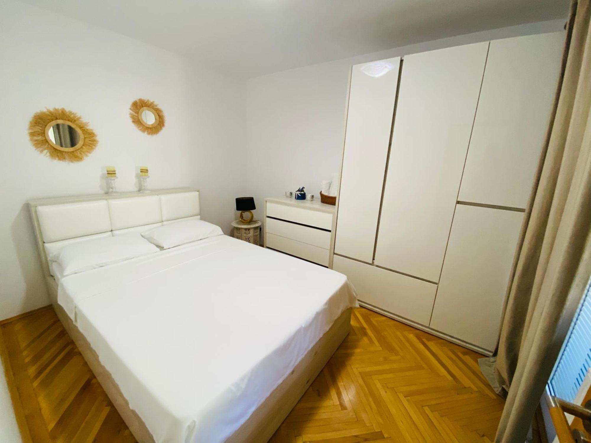 Home Away - Chic And Cozy Apartment Констанца Екстер'єр фото